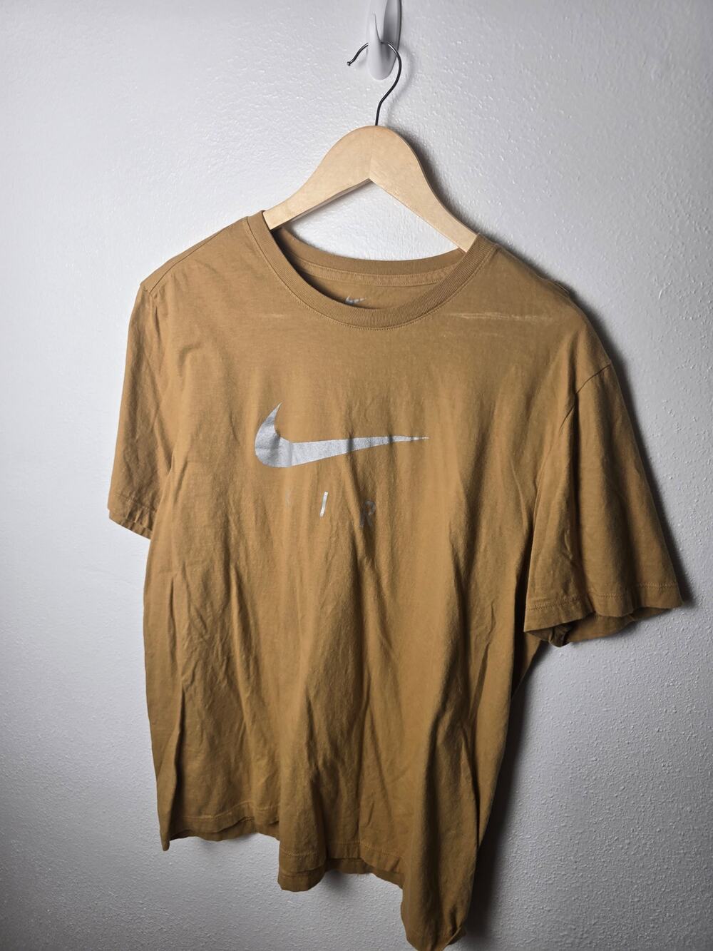 Nike Shirt (hole)